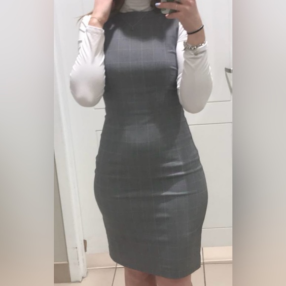 Reitmans slim fit office grey with purple square - Picture 11 of 11